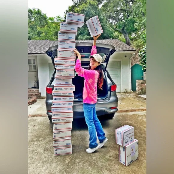 LIVE TBD !!! jodishopsalot ❤️ Like listing to be notified - Picture 1 of 1